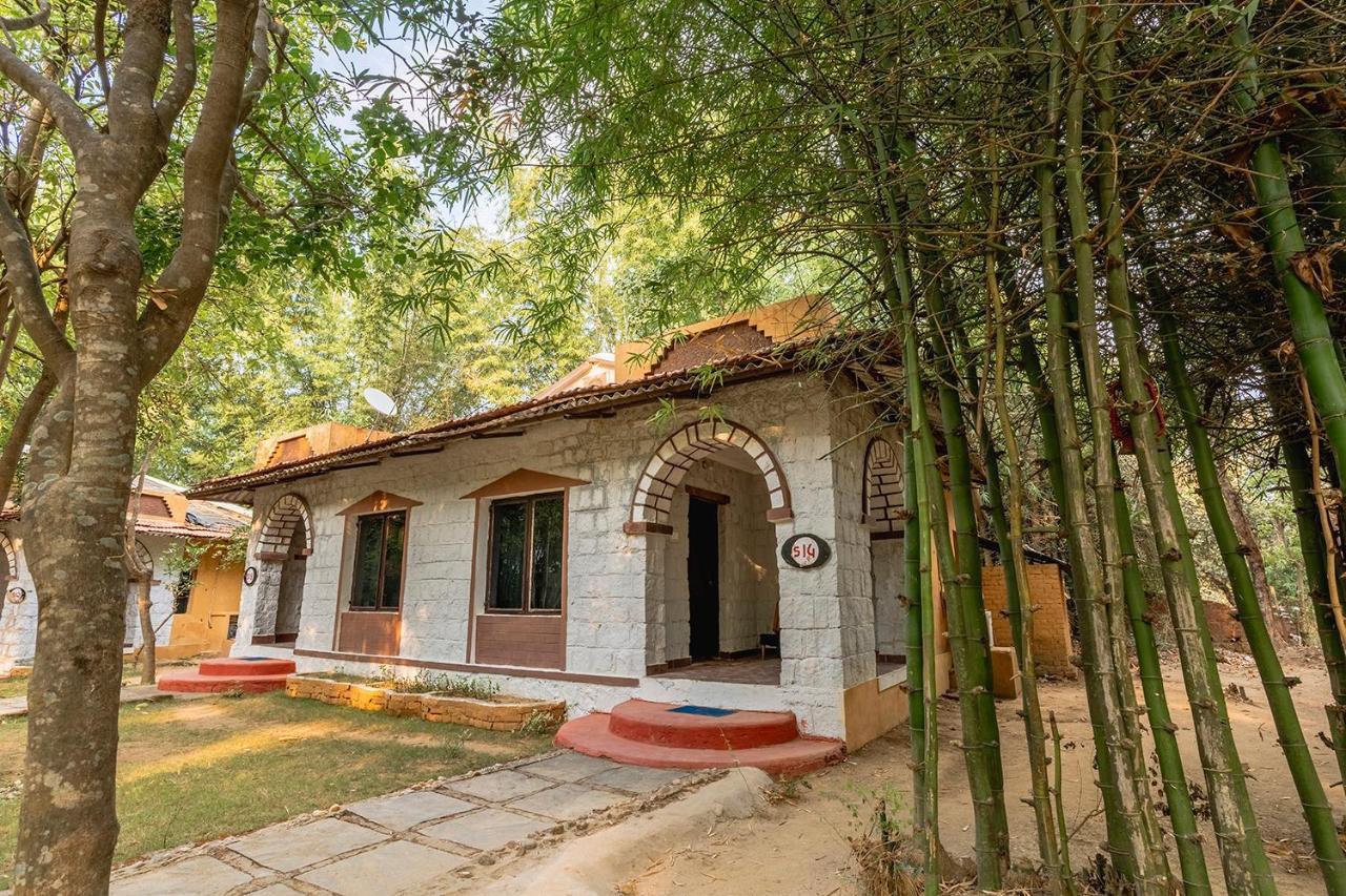 Jungle King Resort Kanha Exterior photo