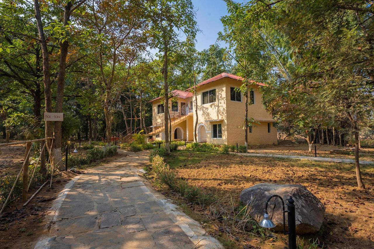 Jungle King Resort Kanha Exterior photo