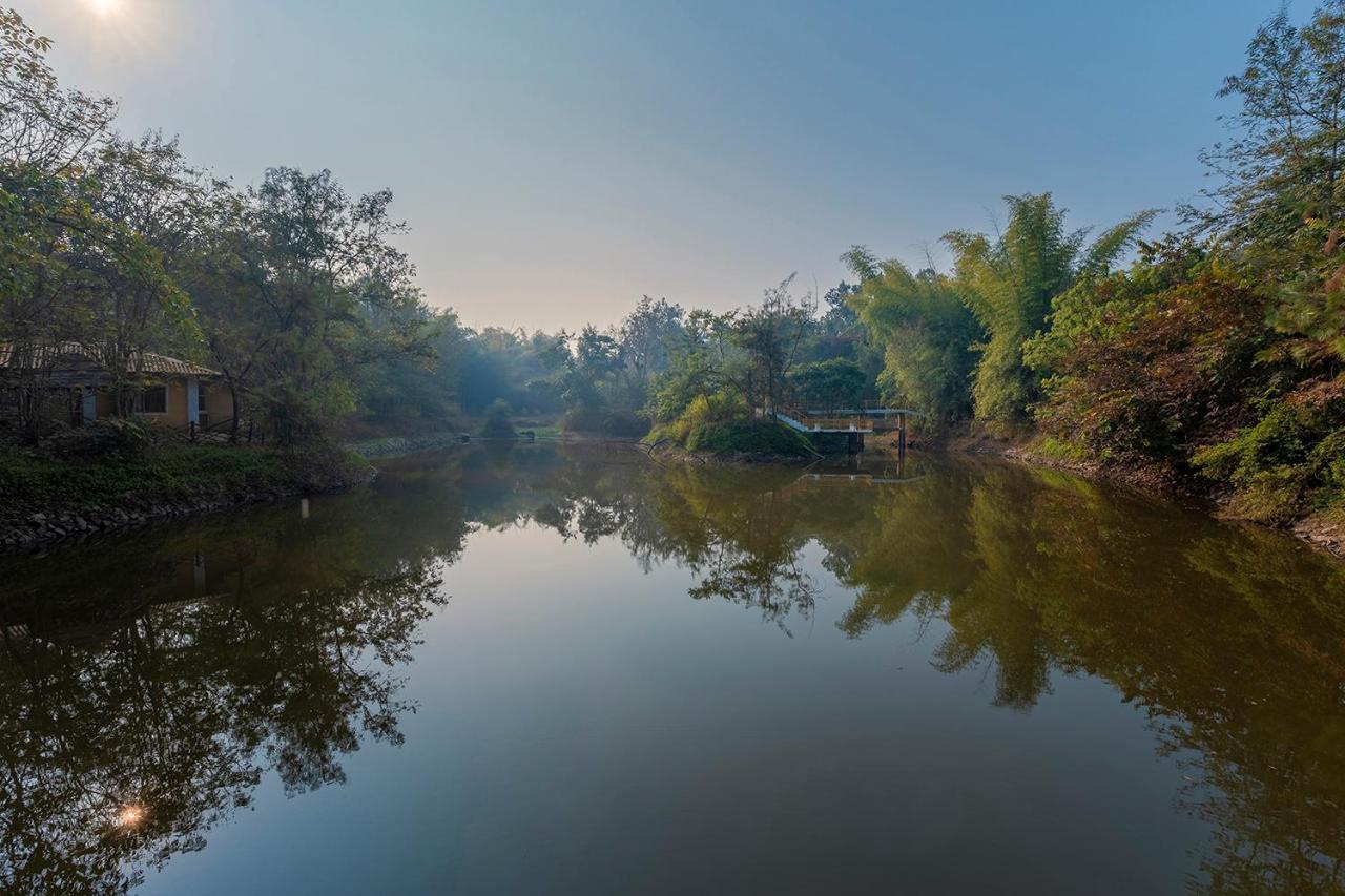 Jungle King Resort Kanha Exterior photo