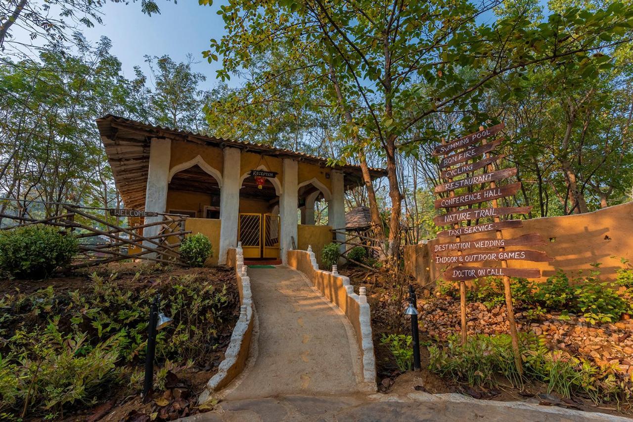 Jungle King Resort Kanha Exterior photo